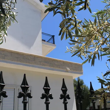 Cala Castello Roseto Capo Spulico